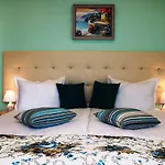 Appartamento Sea Port Celebrity - Lets4holiday *