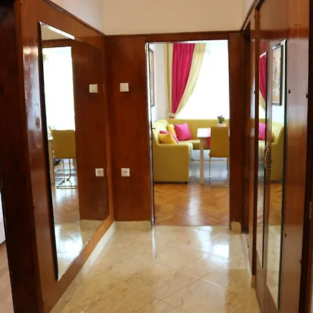 Sea Port Celebrity - Lets4holiday Appartement Varna