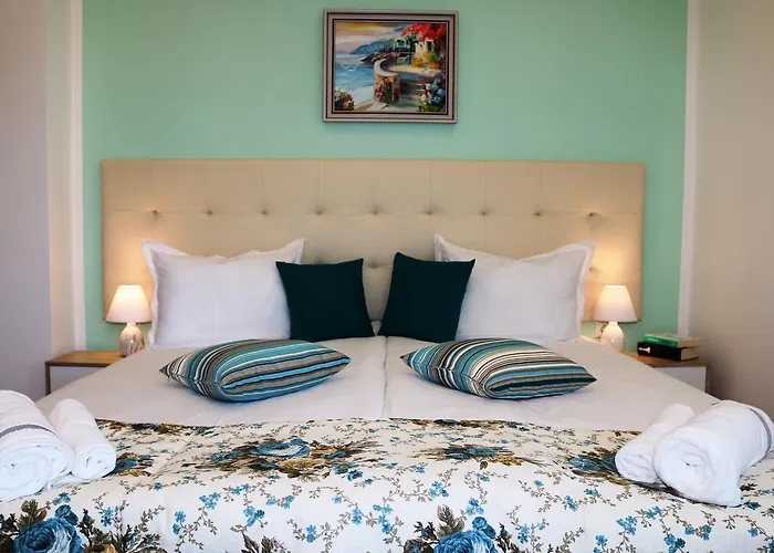 Sea Port Celebrity - Lets4holiday Apartment